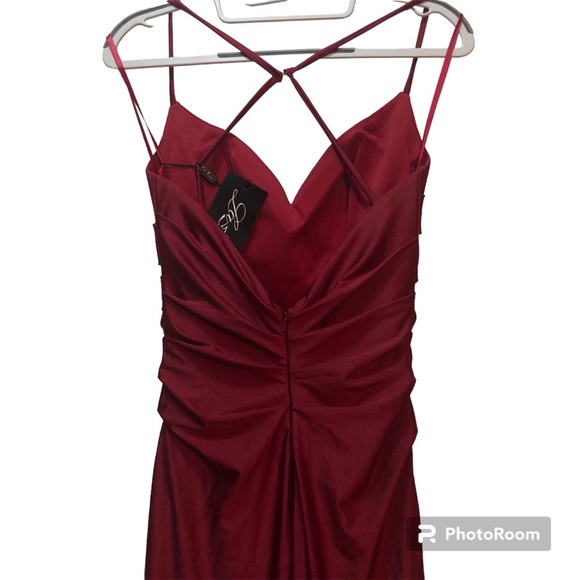 NWT La Femme Ling Crisscross Strapped High Slit Gown Burgundy Size 2 - Picture 9 of 12